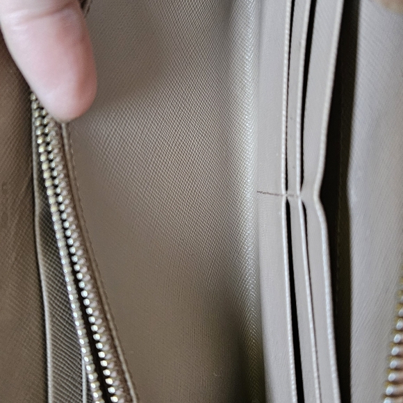 Prada Wallet - Picture 9 of 15